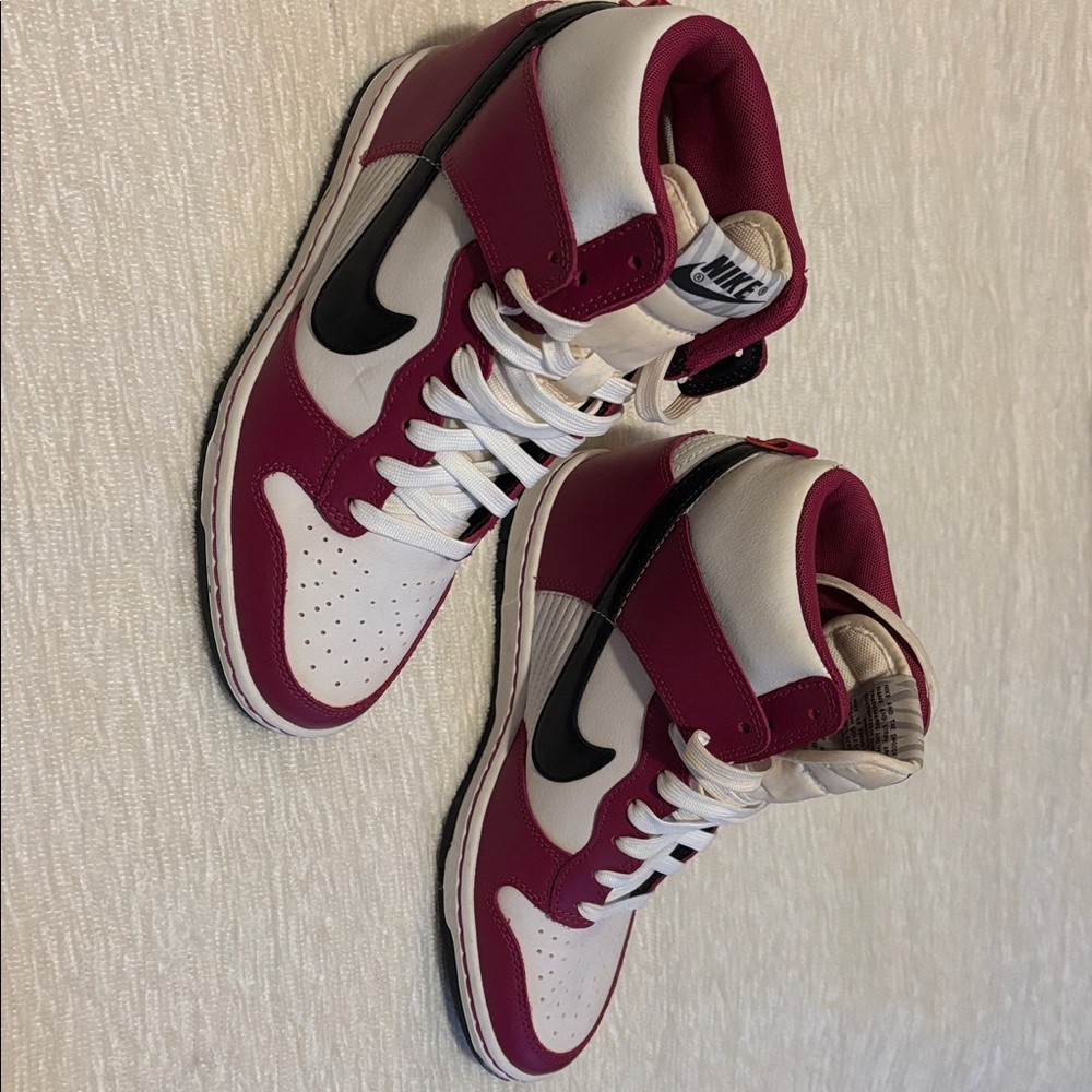 Nike Dunk Sky High-Top Sneakers in Magenta and White - Picture 4 of 4